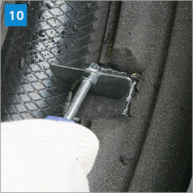内面タイヤパンク修理の方法10