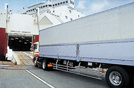 トラックと船舶の複合利用